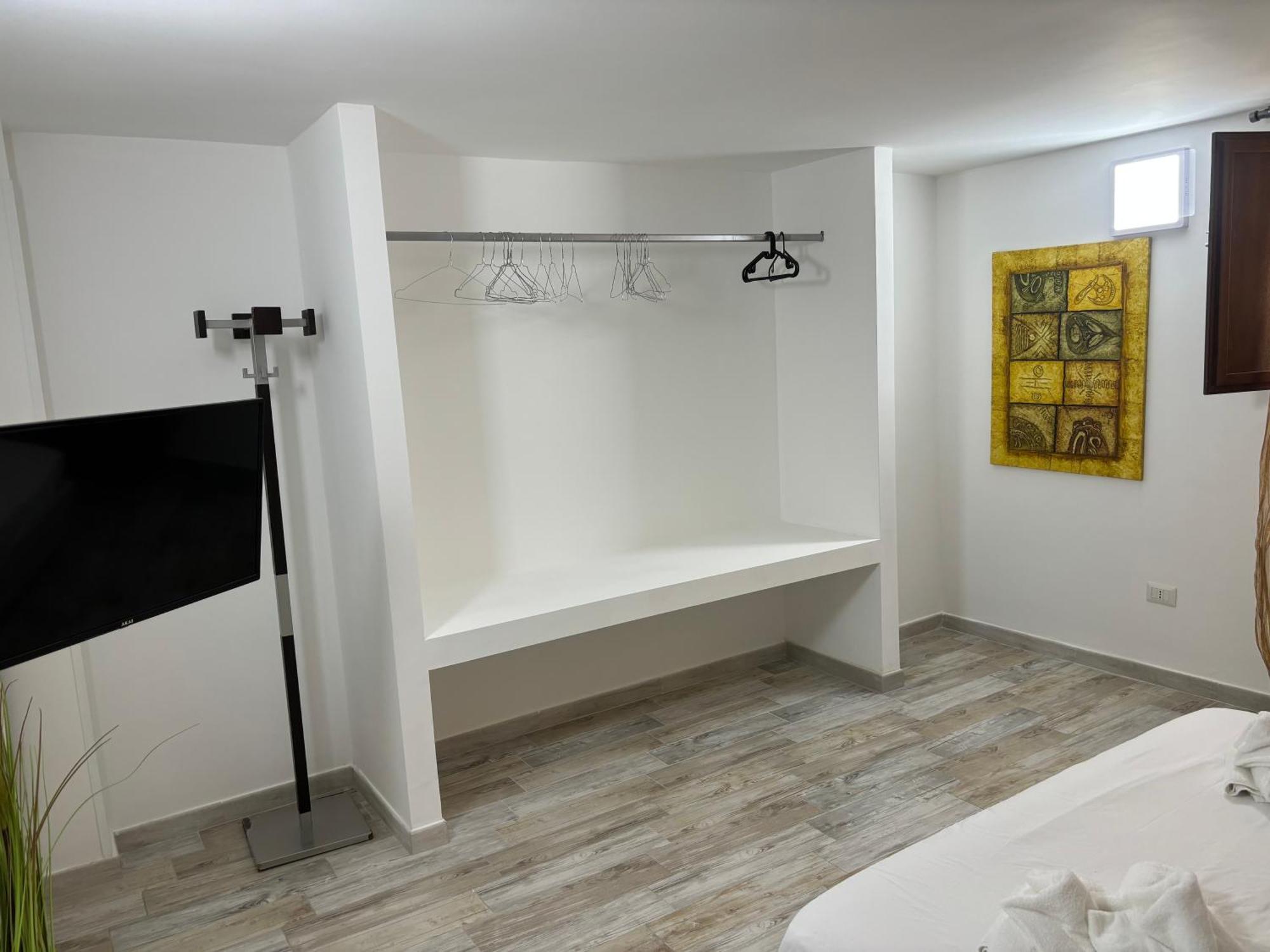 Ferienwohnung L'Arco Di Porta Lecce Brindisi Exterior foto